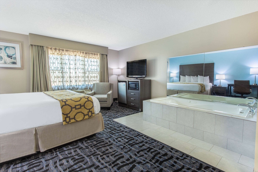 Baymont By Wyndham Joliet 25/50
