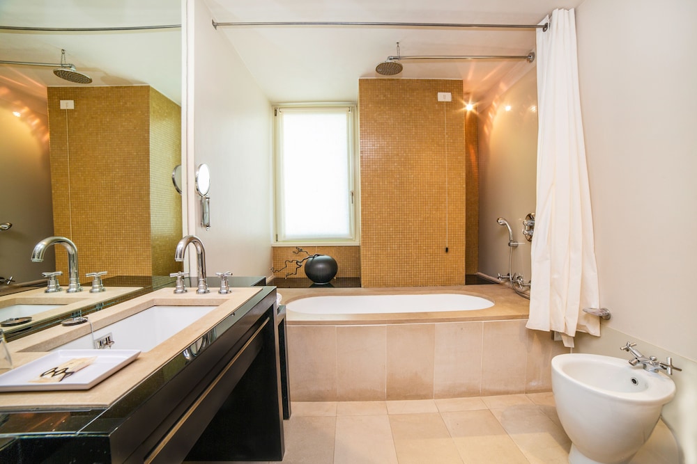 Hotel Carducci 76 22/75