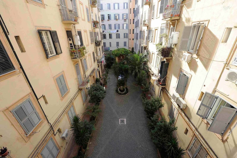 Hotel Campidoglio 46/51