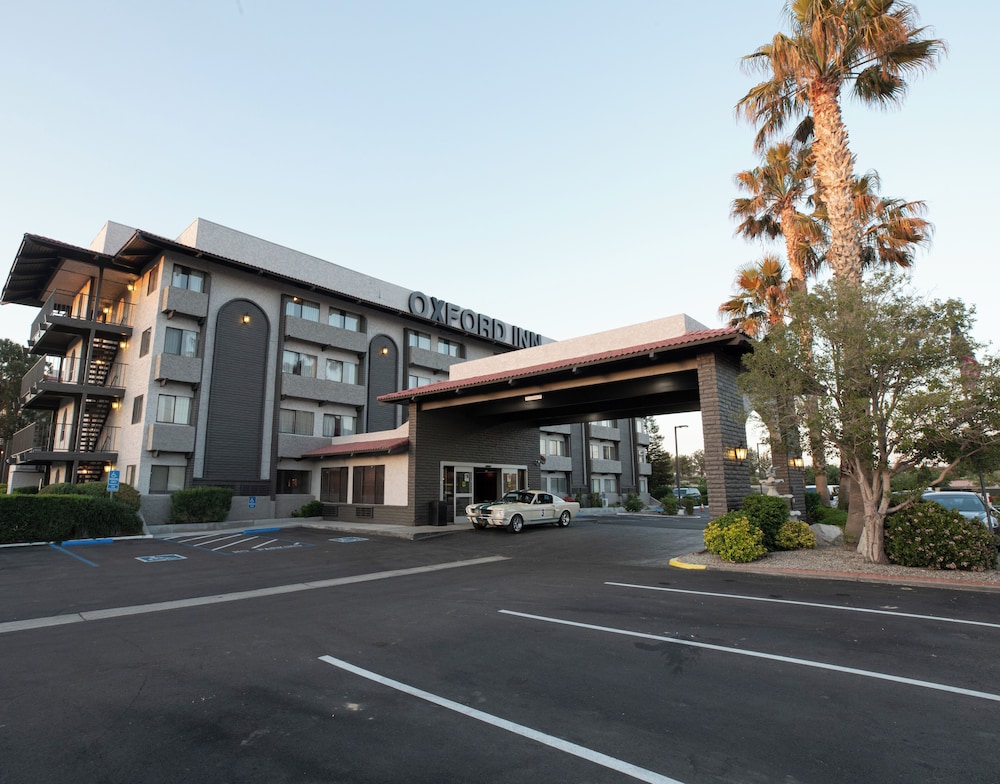 Oxnard Inn Lancaster, CA 50/59