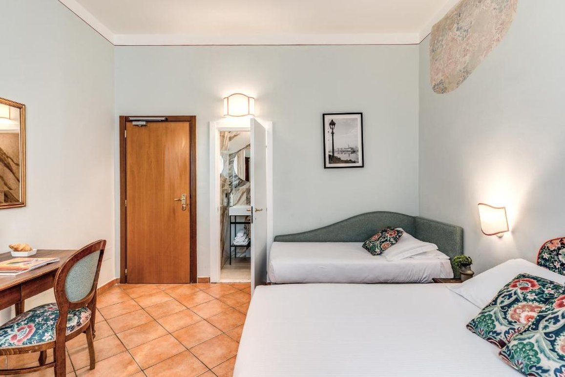 The Galileo Hotel 23/61