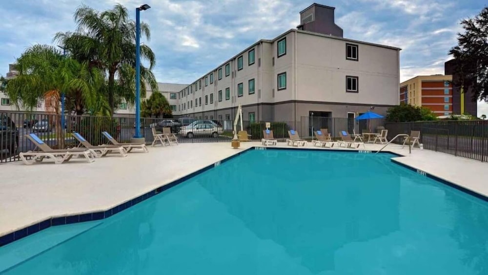 Motel6 Orlando, FL - International Dr 33/39