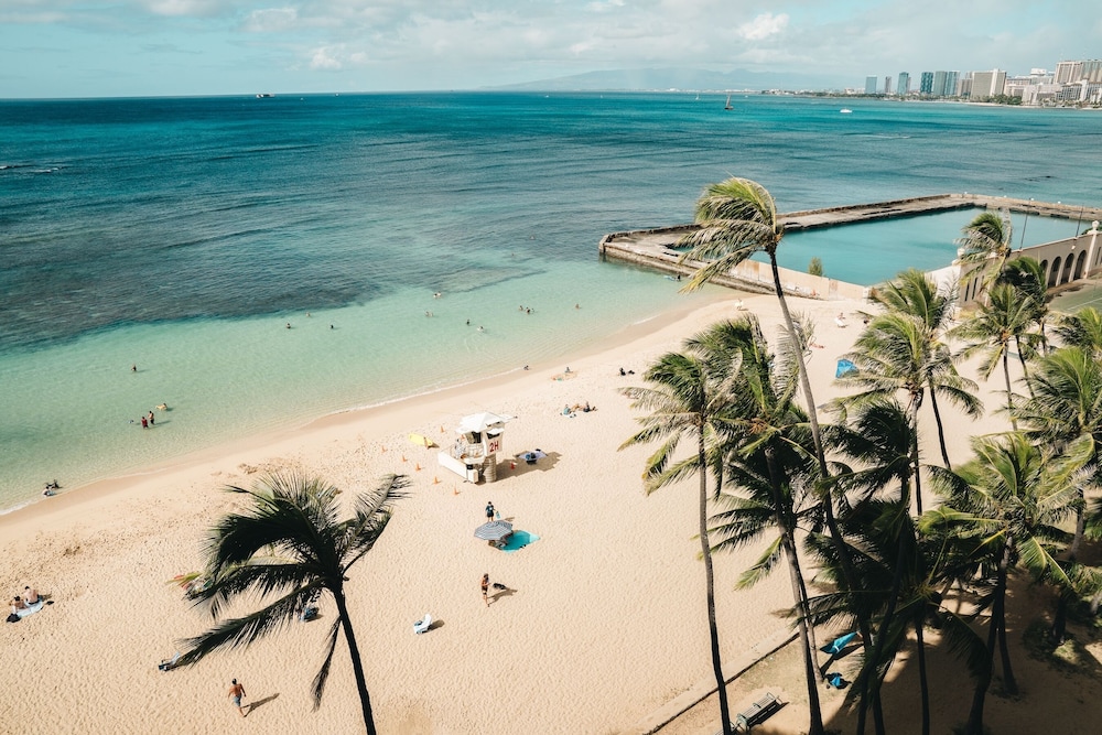 Kaimana Beach Hotel 37/50