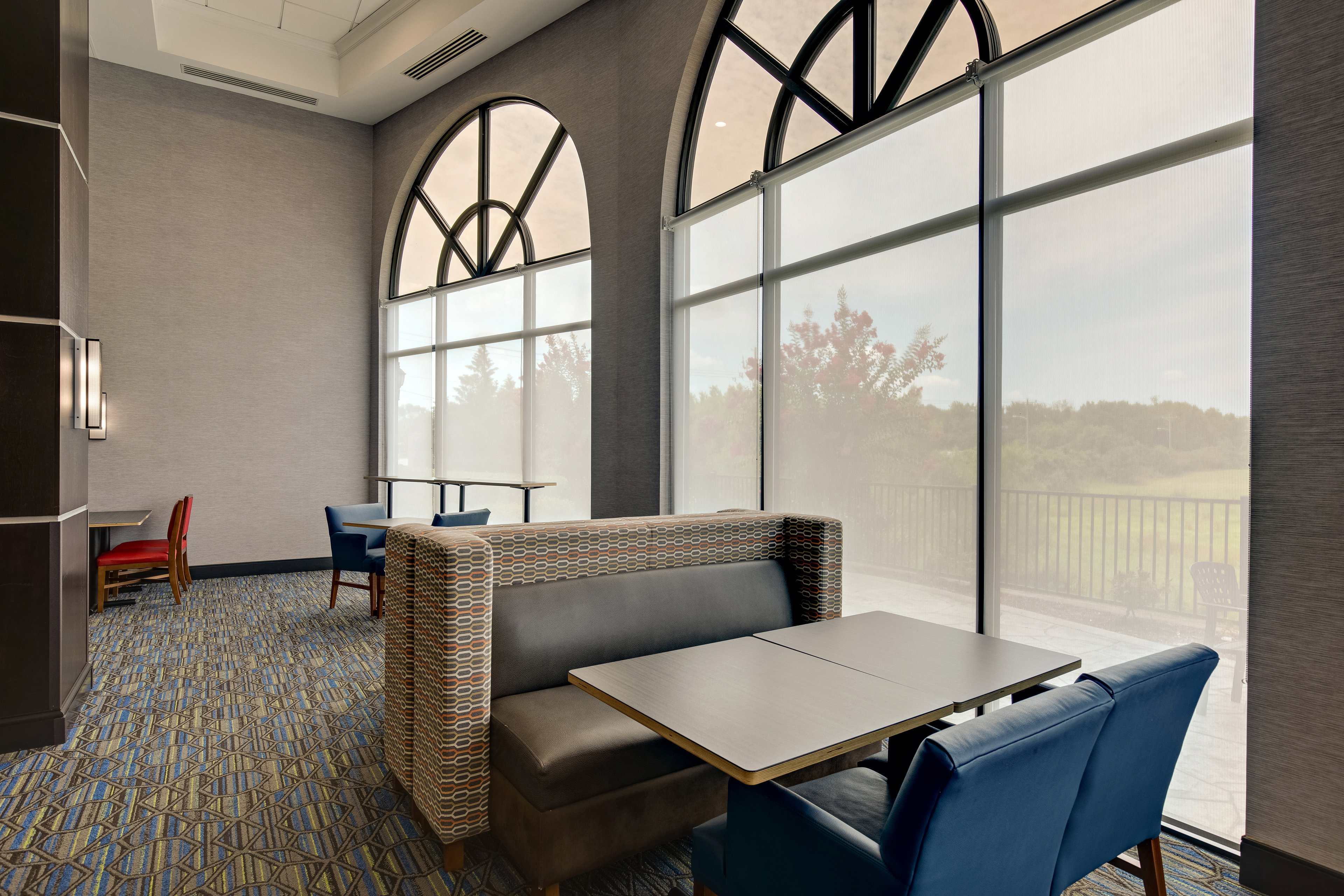 Holiday Inn Express Hotel and Suites Nashville-Opryland 51/64