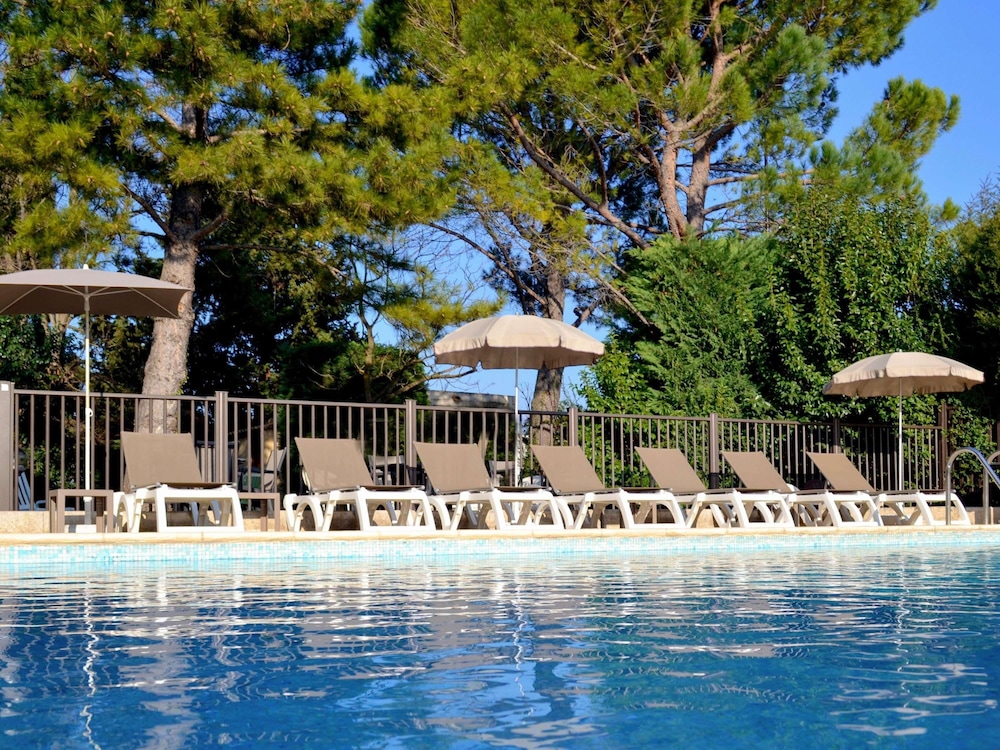 Ibis Avignon Sud 67/72