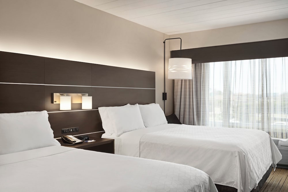 Standard, 2 Queen Beds