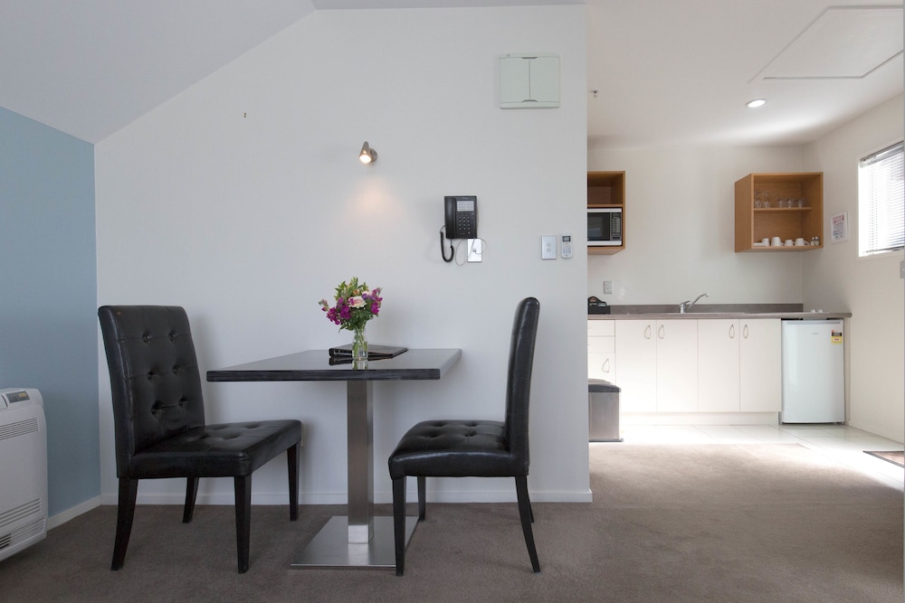 Riccarton Motor Lodge 34/48