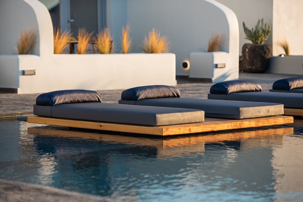 Volcanic Arc Santorini Suites 36/59