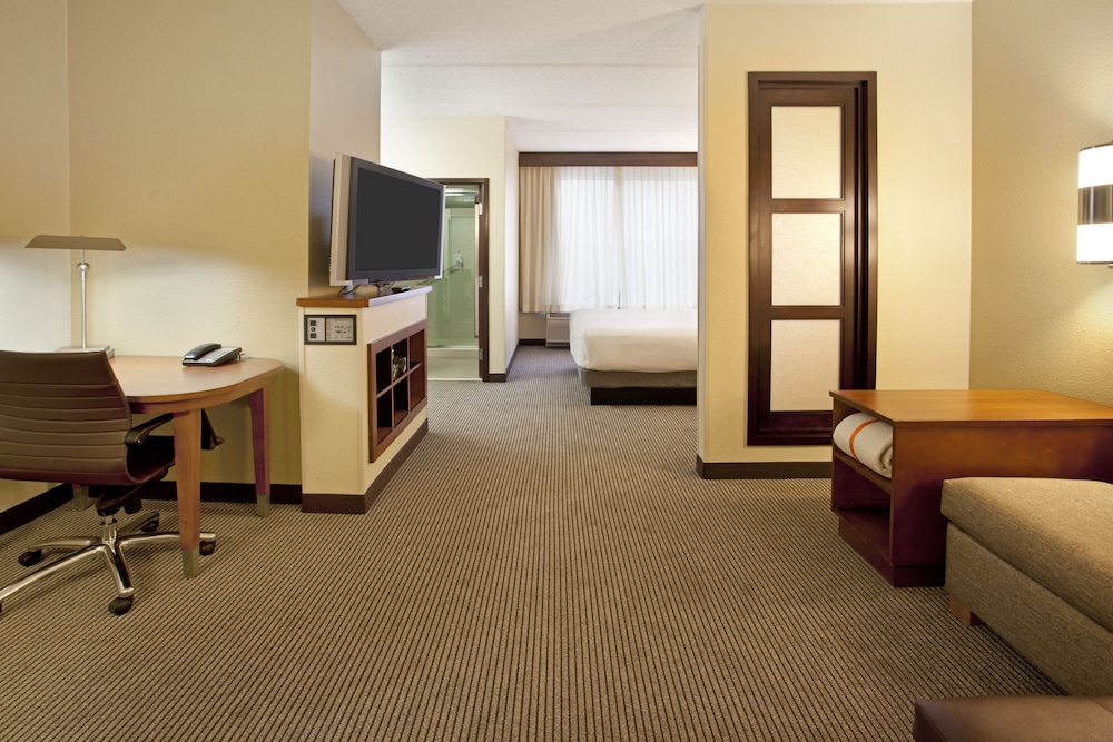 Hyatt Place Atlanta Arpt North 66/71