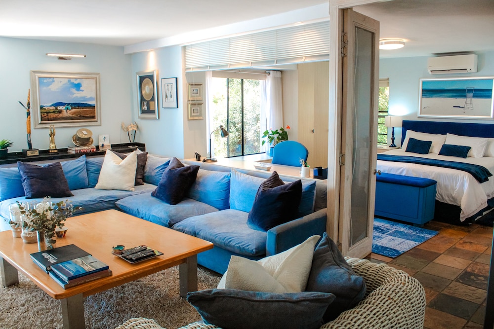 185 On Beach Boutique Suites And Apartments 27/44