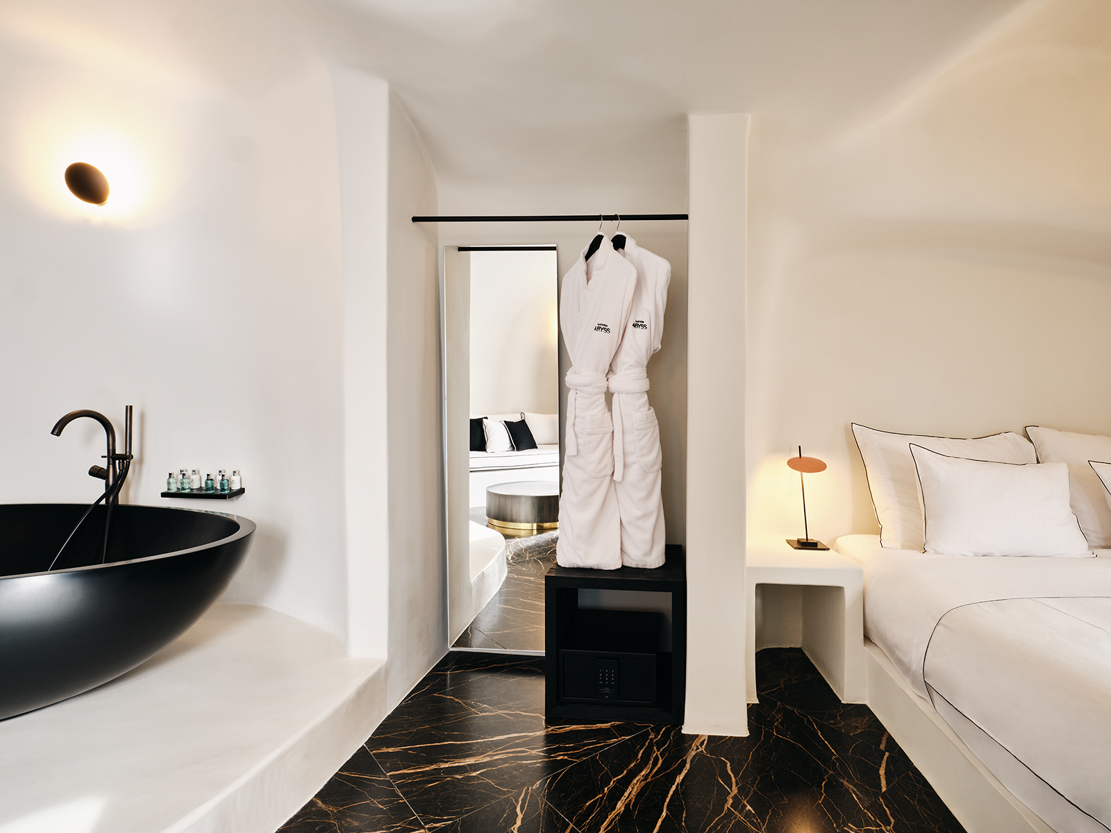 HONEYMOON, SUITE, CALDERA VIEW, OUTDOOR JETTED TUB