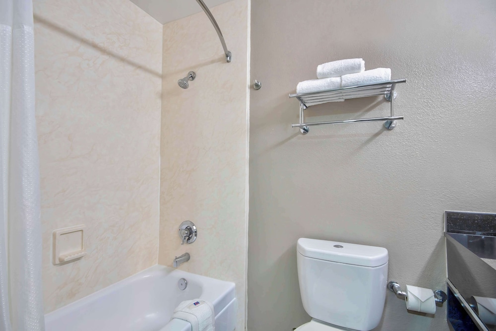 Studio 6 Extended Stay - Austin, TX - Midtown 58/59
