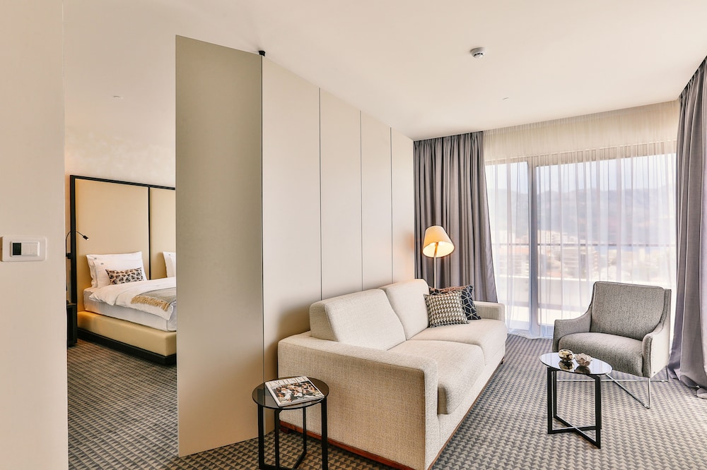 Hotel Kalos 51/64