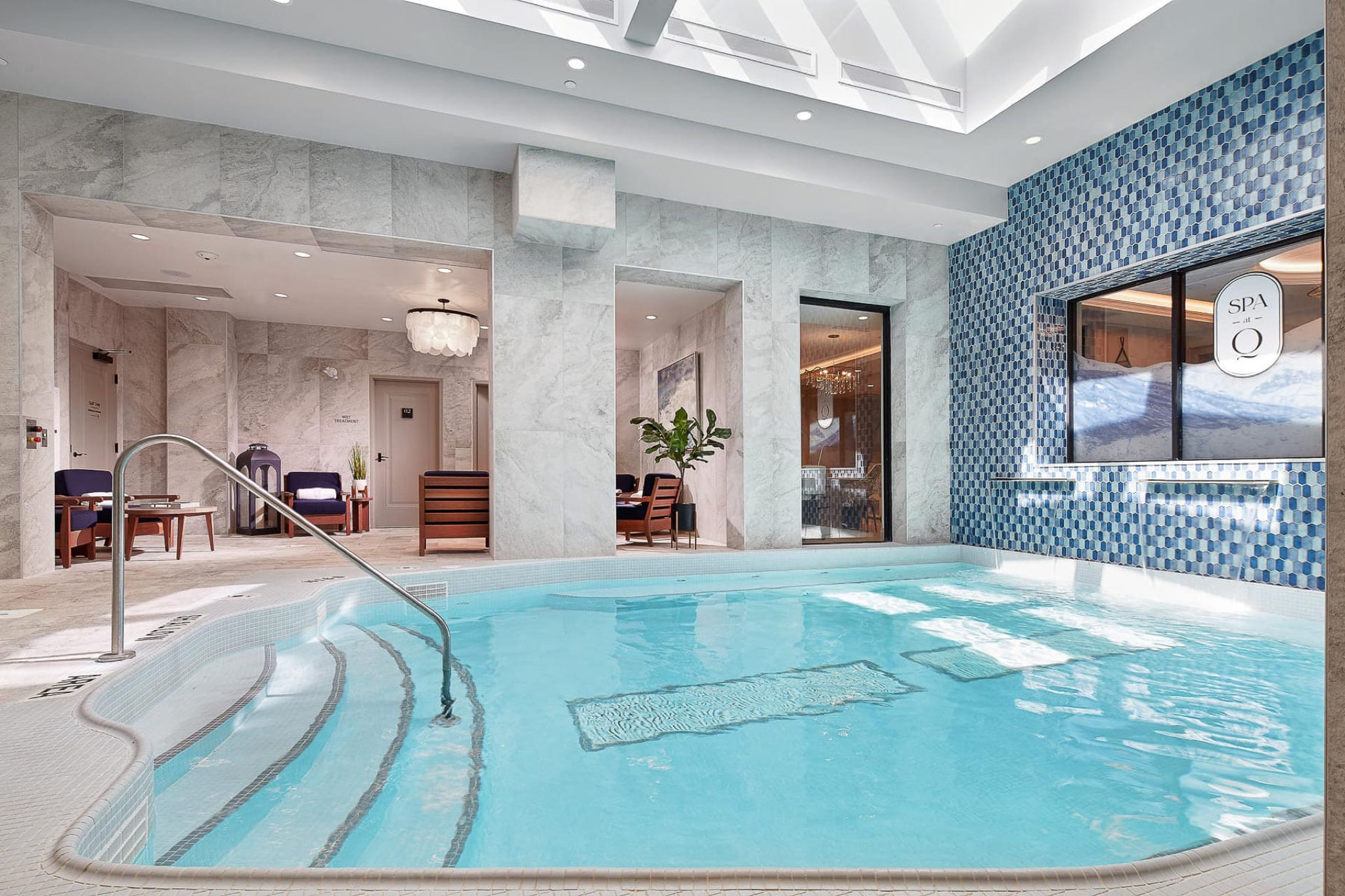 124 on Queen Hotel & Spa 22/40