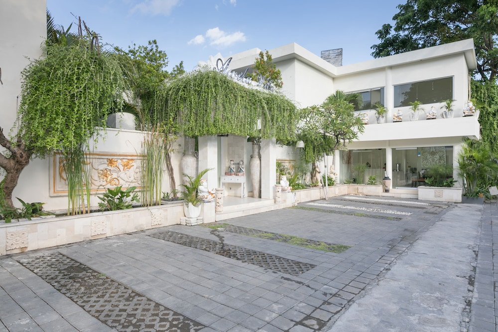 Awila Villas Kuta 54/61