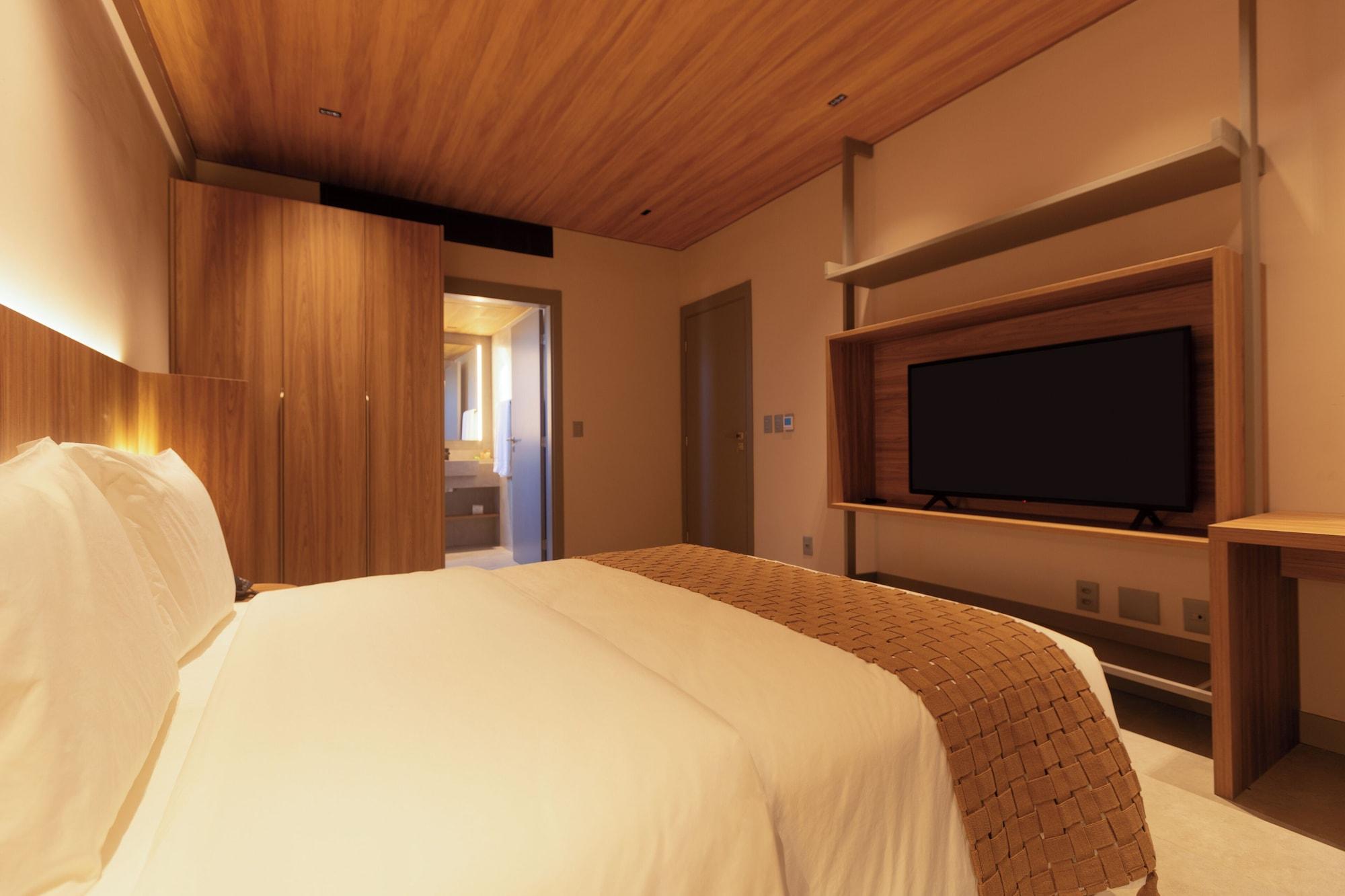 Master, Suite, Side Sea View