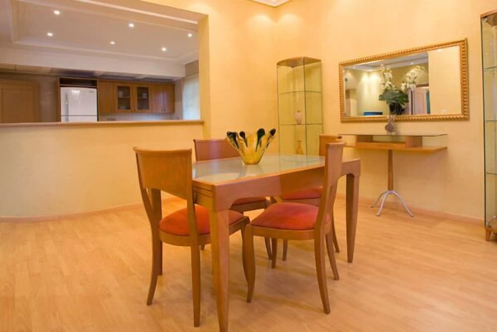 Lahoya Homes, Beirut 37/50