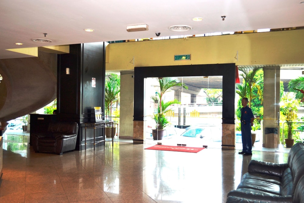 Hotel Caliber 16/40