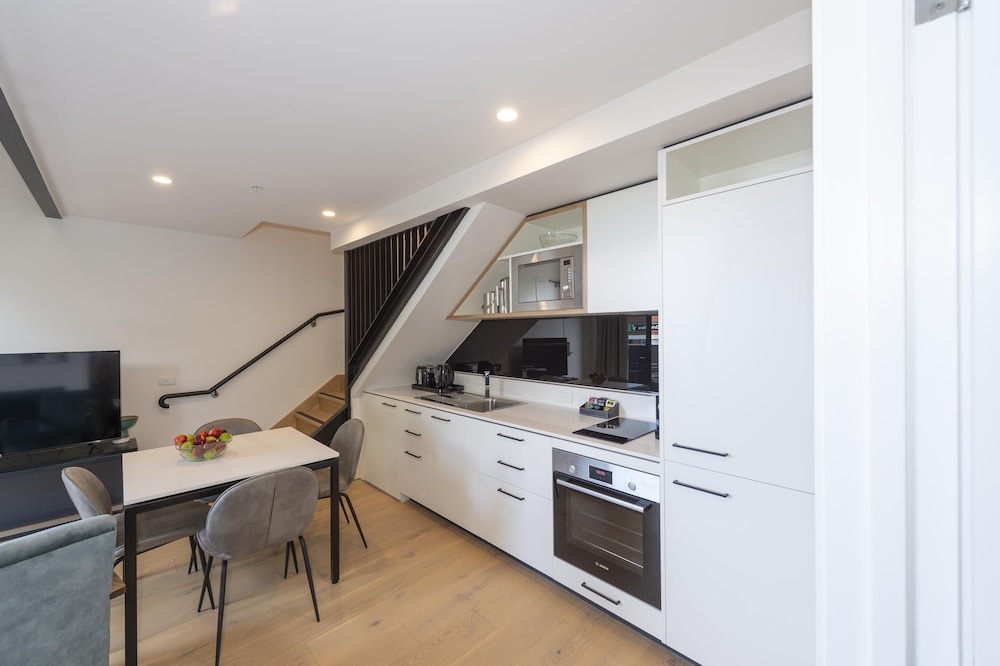 Oaks R Suites Geelong 9/50