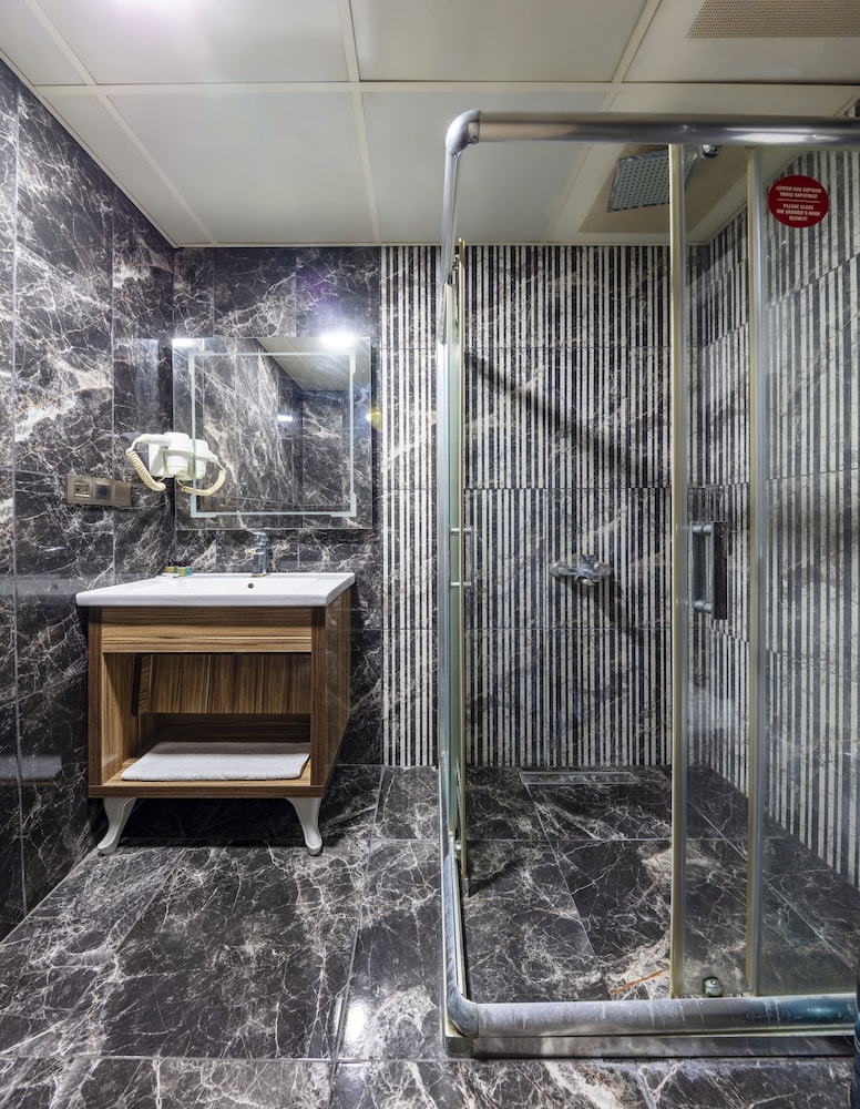 Dem Istanbul Airport Hotel 34/52