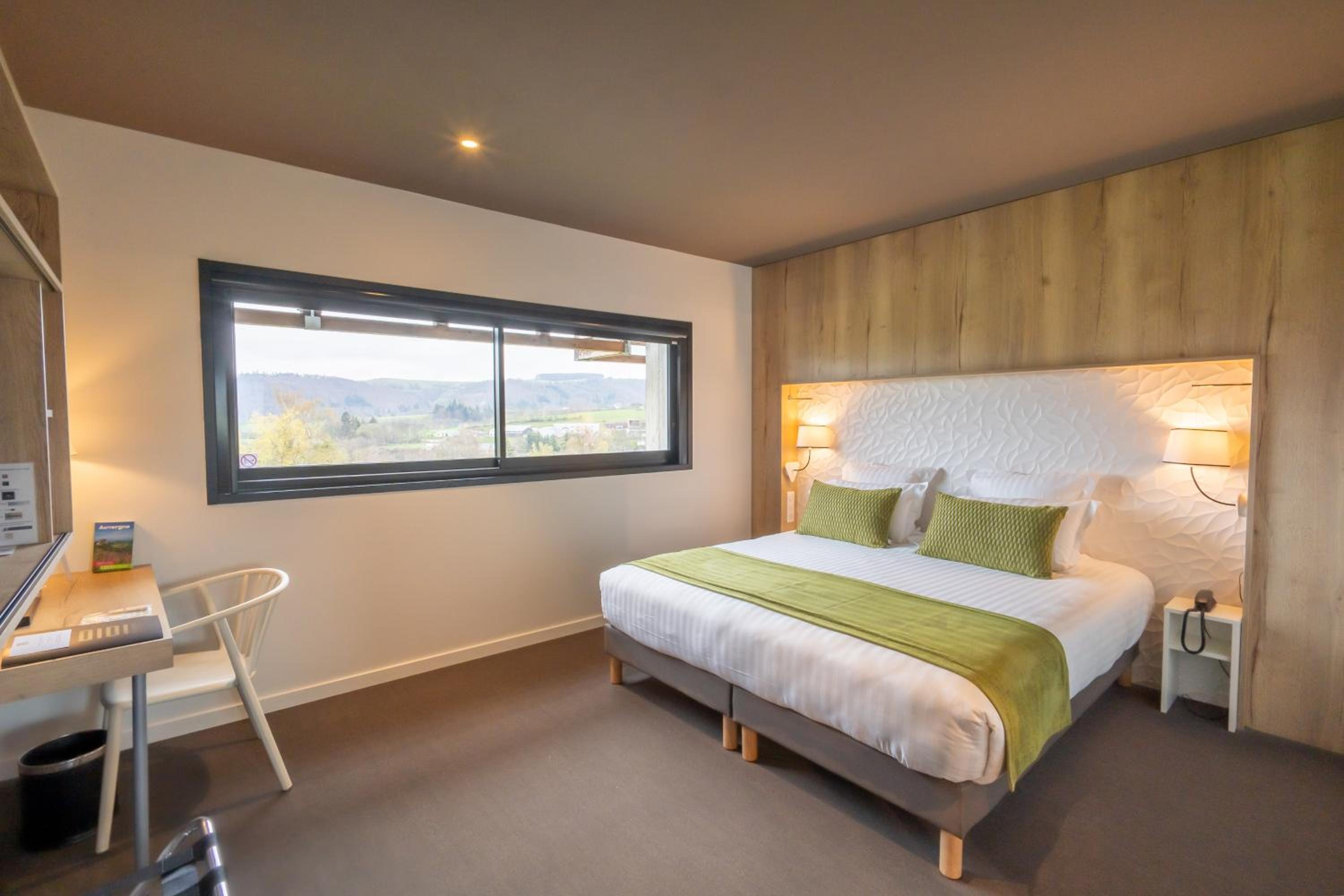Classic, King Bed, Accessible
