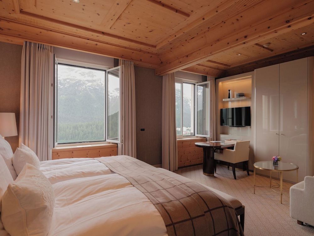 Deluxe, King Bed, Lake Side