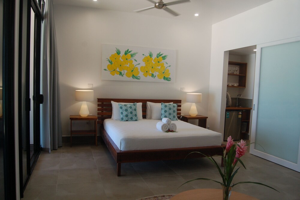 Barrier Beach Resort - Adults Only 5/50