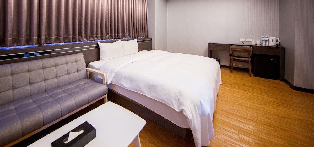 Military 75 Hotel 32/70