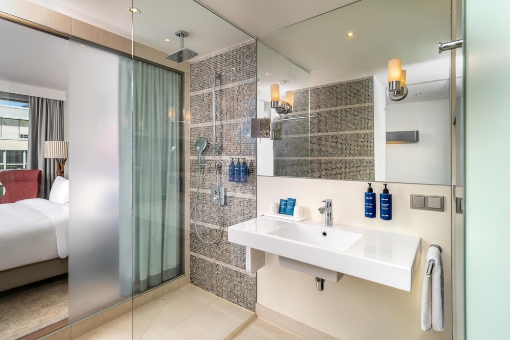 Radisson Blu Media Harbour Hotel Dusseldorf 68/68