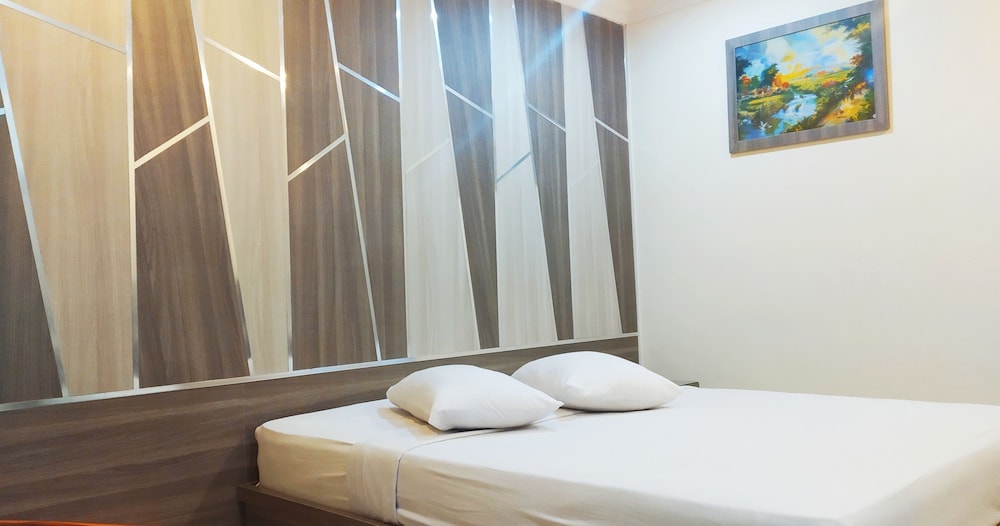Paradise Hotel 17/39
