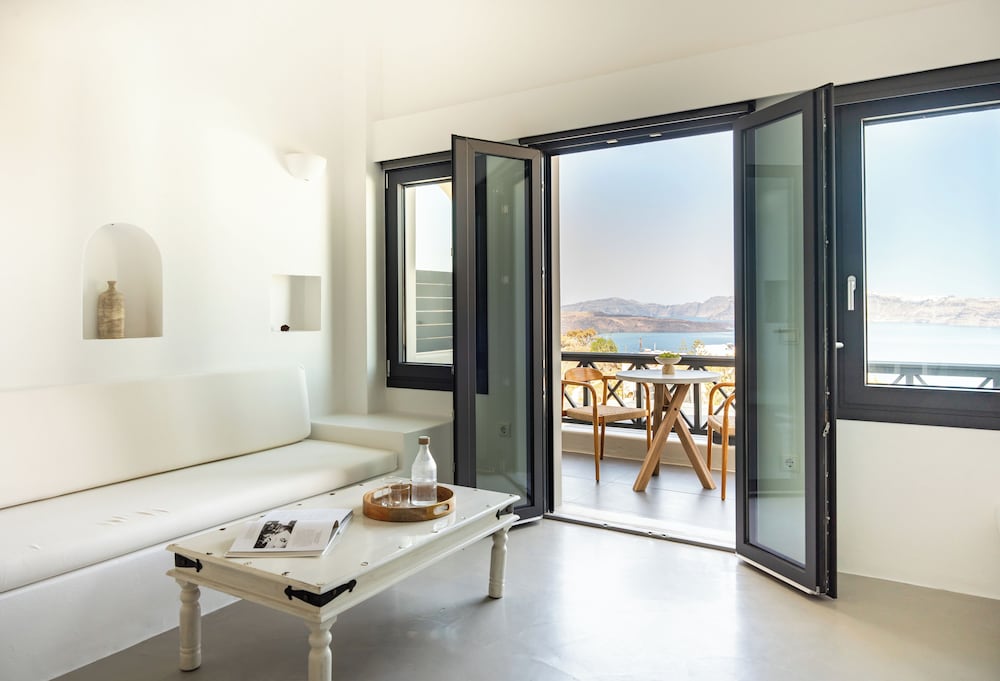 Black Diamond Suites Adults Only 12/50