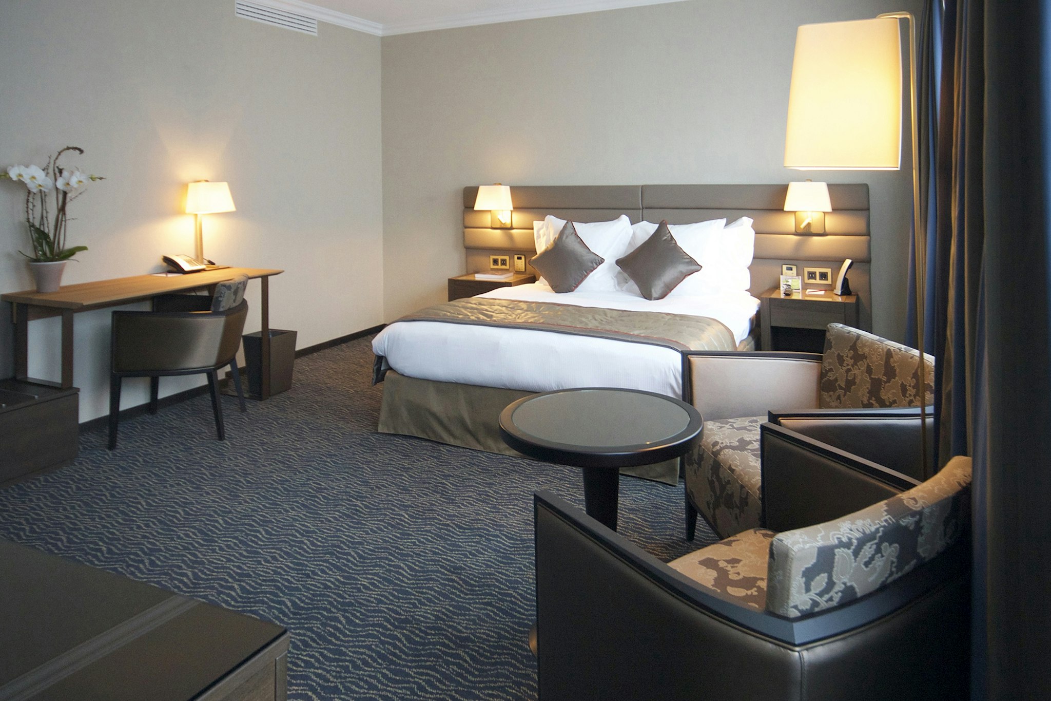 Le Royal Hotels & Resorts 30/82