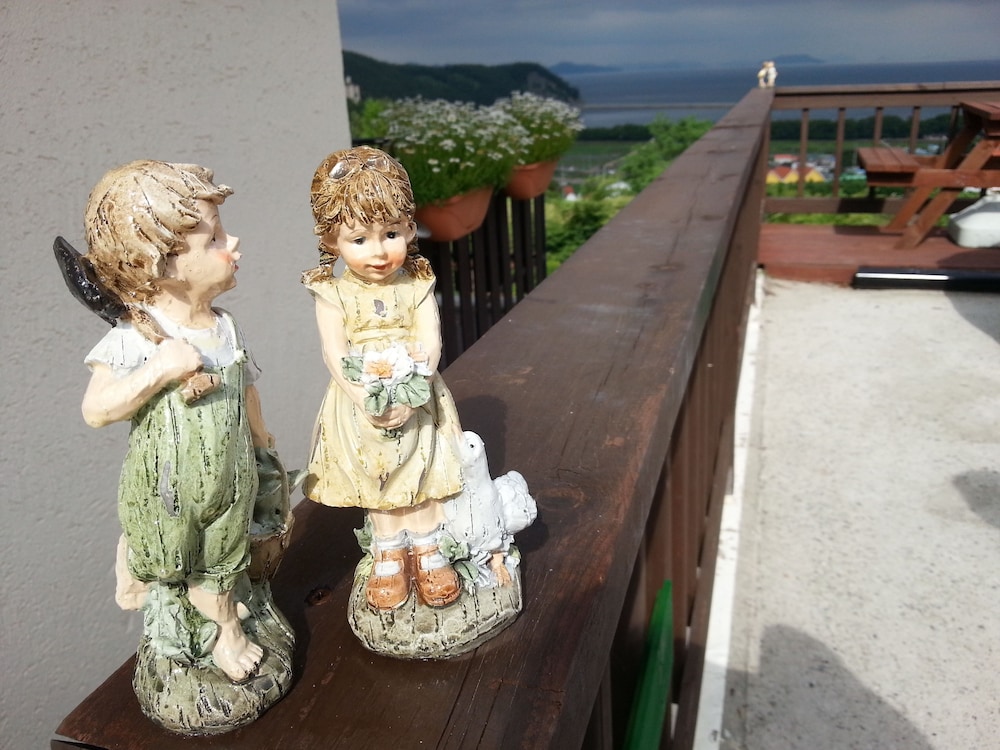 Namhae German Village Neuhaus in Korea 36/53