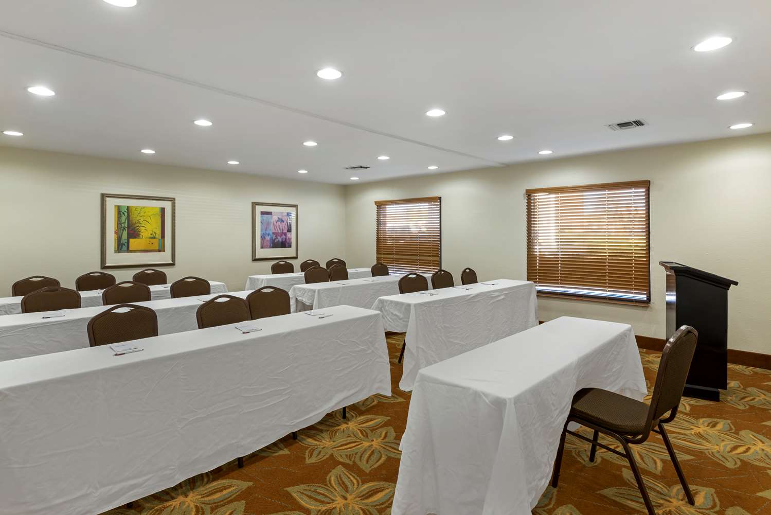 Best Western Plus Executive Hotel 36/37