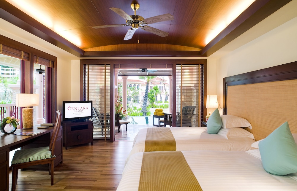 Centara Grand Beach Resort Phuket 33/85