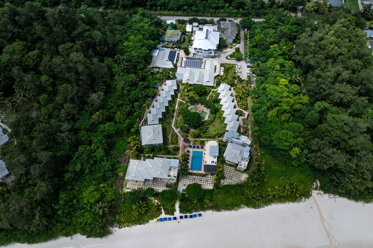 Acajou Beach Resort 72/76