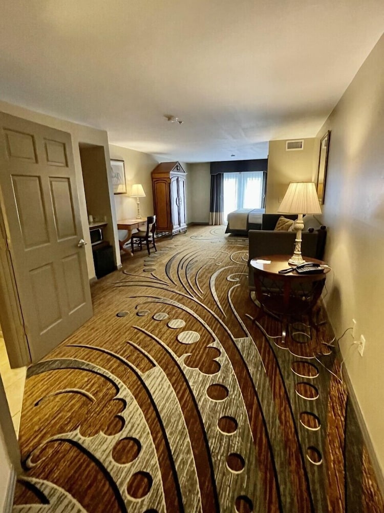 Greenville Inn Suites 40/67