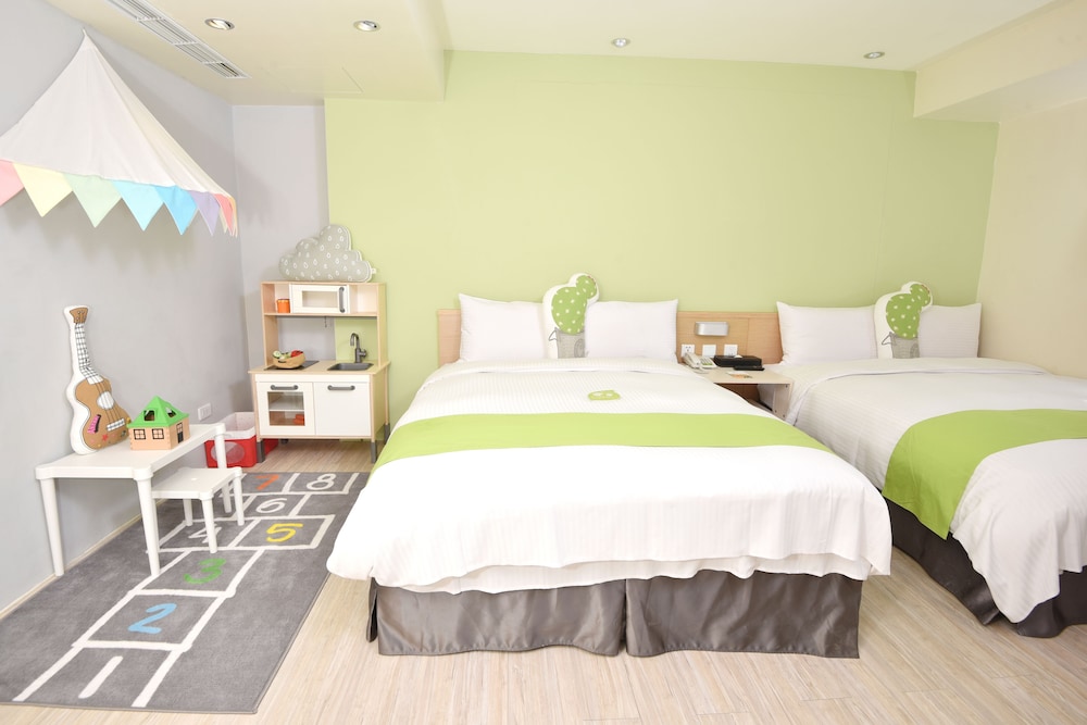 Green Hotel 24/63