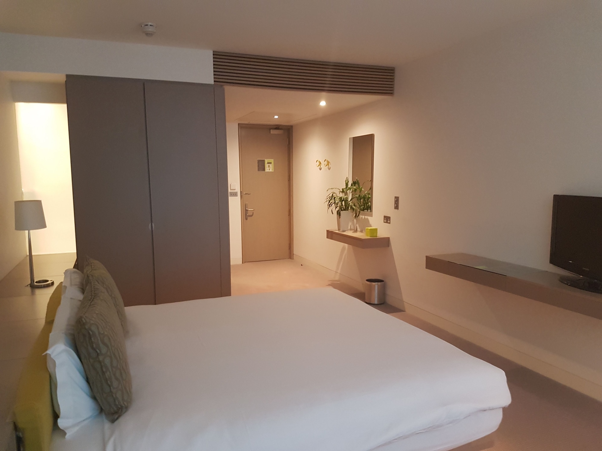SUPERIOR, DOUBLE BED