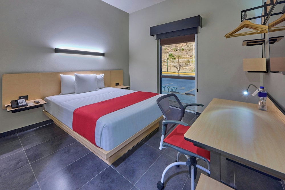 غرفة بسرير كوين، City Express by Marriott La Paz 4/6