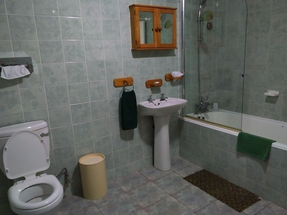 Royal Hotel Ladysmith 37/41