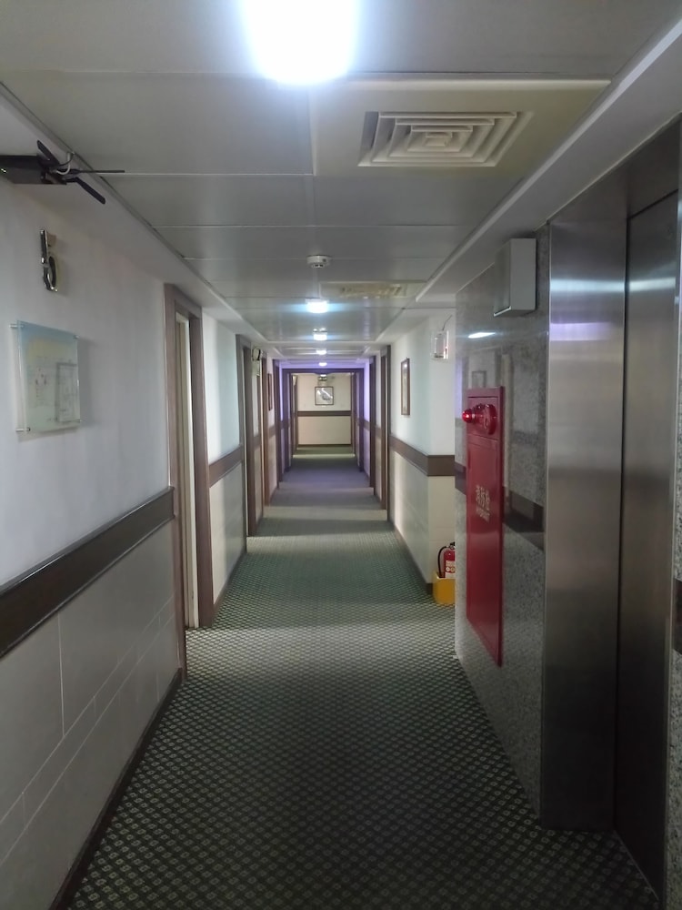 Hua Tong Hotel 1/54