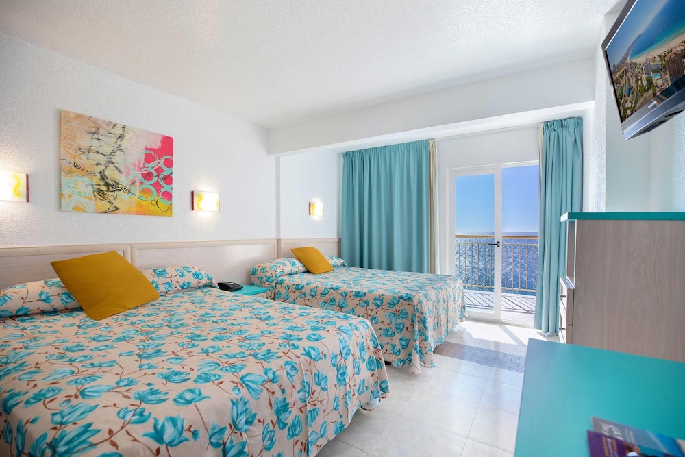Family, 4 Beds, Sea View, Terrace 4/10