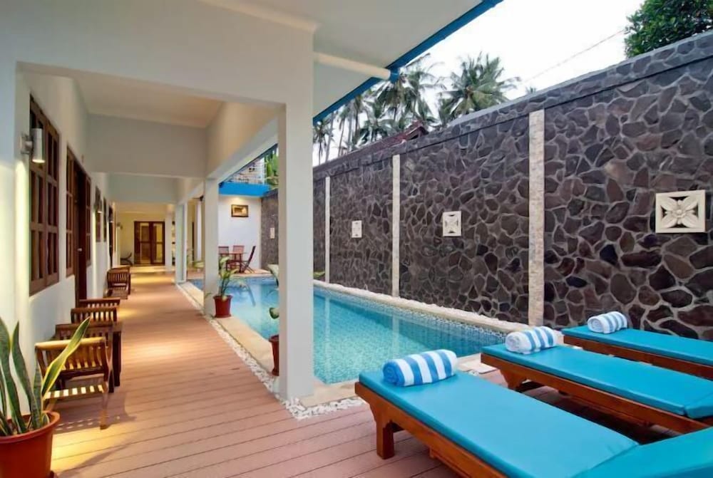 Lovina Oasis 16/28