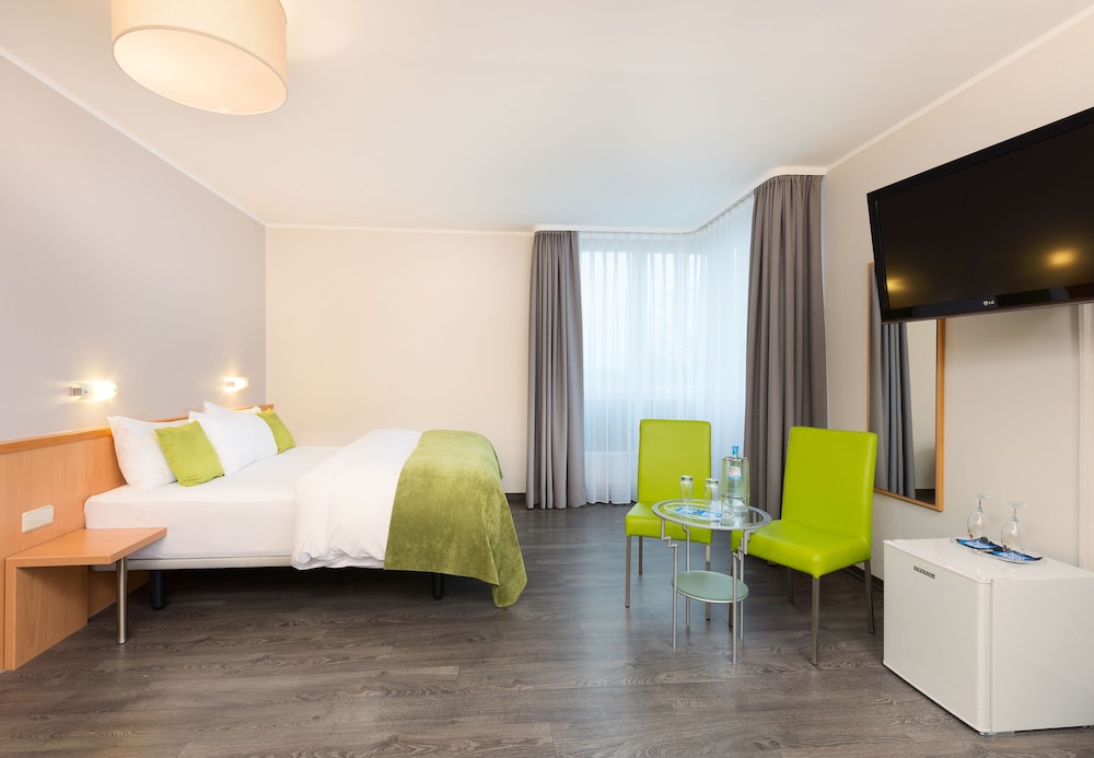 B&B HOTEL Krefeld-Sud 15/47