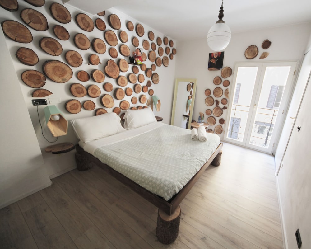 ROOM, SINGLE, PRIVATE BATHROOM