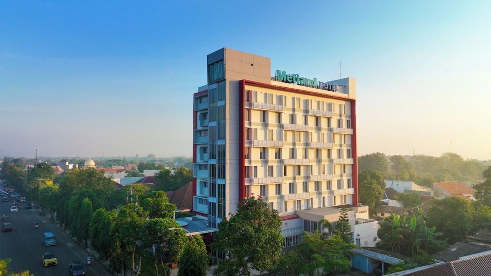 Metland Cirebon by Horison 5/68