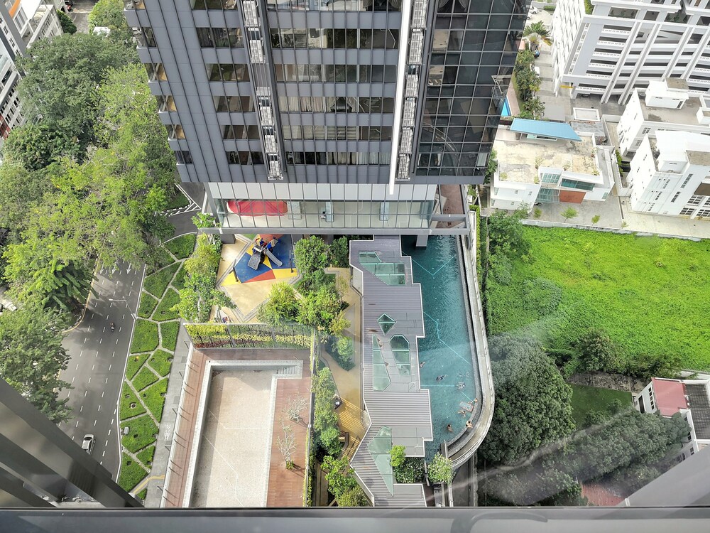 Tropicana 218 Macalister 1/50