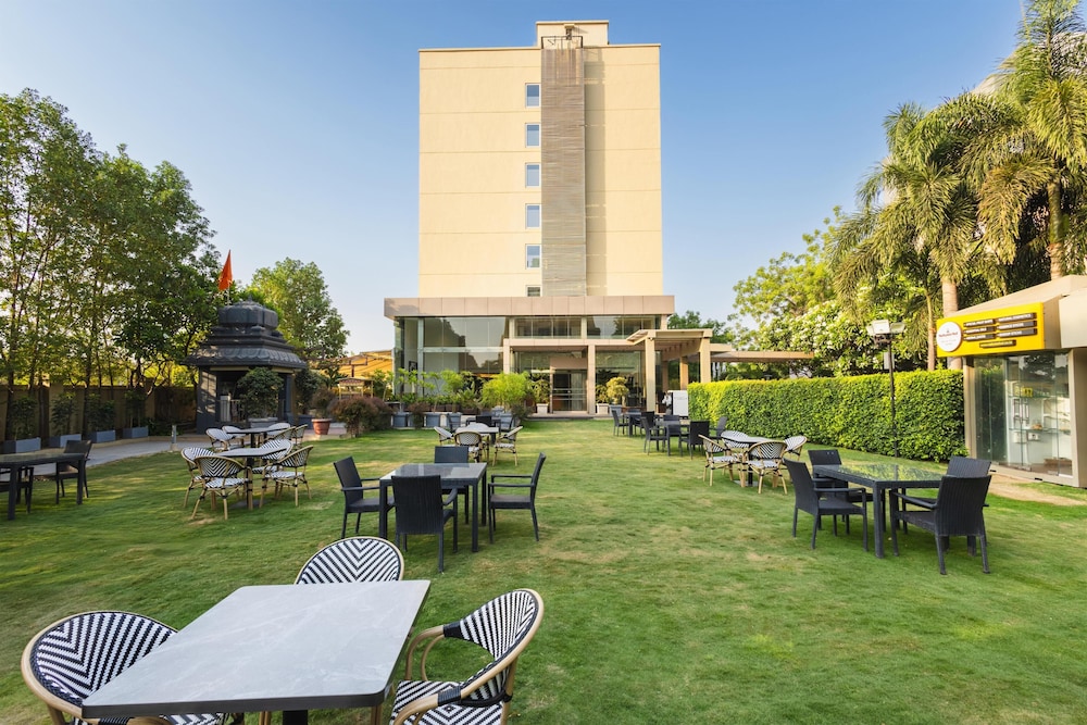Hotel Temple Tree 44/50