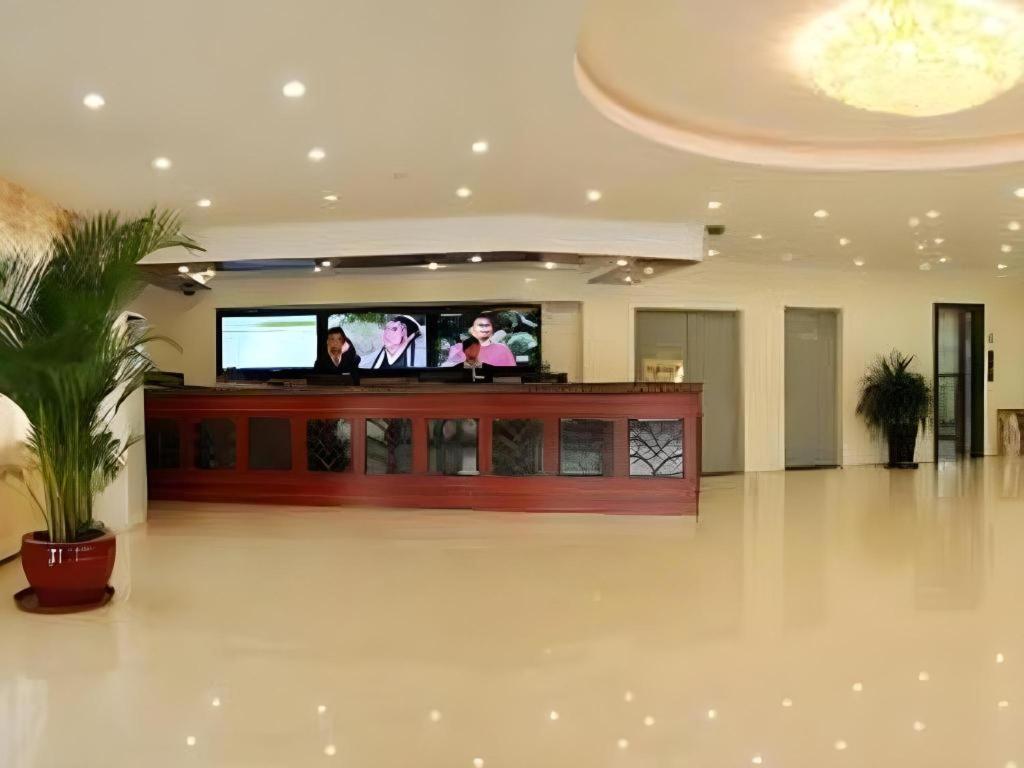 Lobby at GreenTree Inn Tangshan Yuhua Road, TANGSHAN